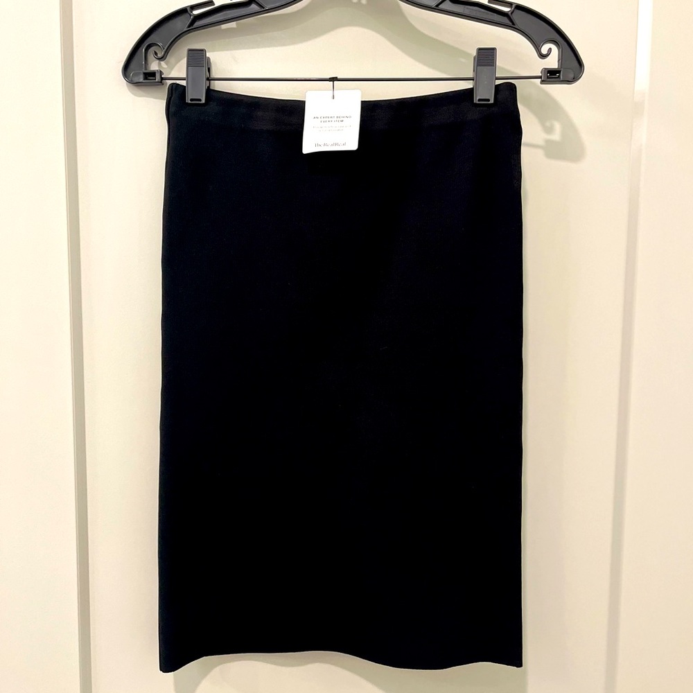St. John Pencil Bounce Skirt-Size 2-Never Worn-With Tags from The RealReal